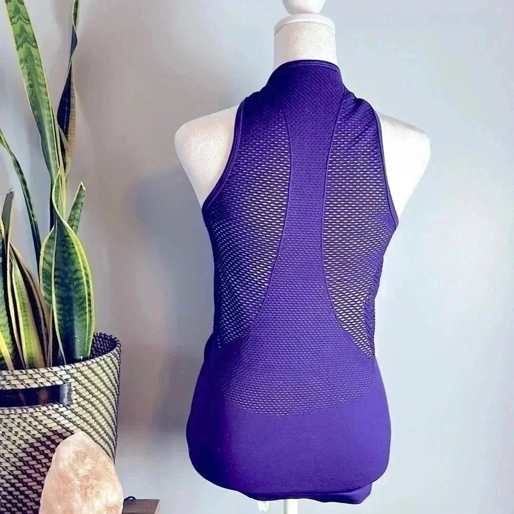 Purple workout yoga tanktop with mesh back
